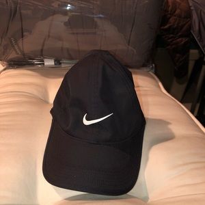 Nike hat (NEVER BEEN WORN!!!)